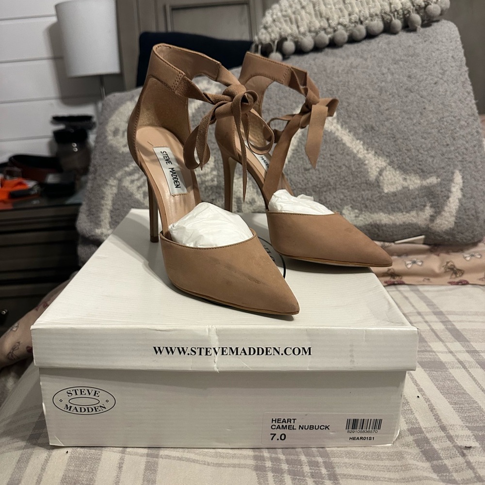 Steve Madden camel Nubuck Women's Heels